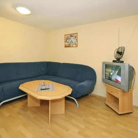 Am Weinberg, Dobbrikow